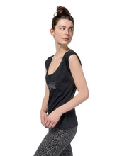 Load image into Gallery viewer, Organic Yoga Tee Free Spirit - Urban Black