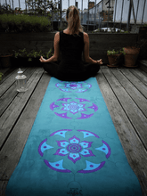 Load image into Gallery viewer, Blumen Yoga Mat - Byron Flower