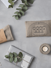 Load image into Gallery viewer, Linen Eye Pillow - Navy Face