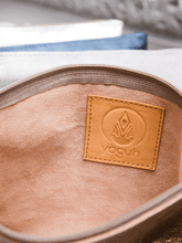 Load image into Gallery viewer, Metallic Leather Poshettes