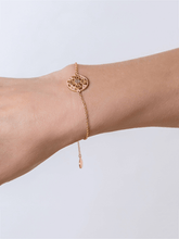 Load image into Gallery viewer, The Dance of Awareness - Gold &amp; Labradorite Gemstone Bracelet