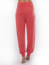 Load image into Gallery viewer, Yoga Pant Padmini - Coral
