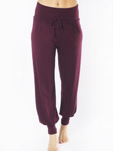 Load image into Gallery viewer, Yoga Pant Padmini - Mystic Red