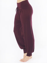 Load image into Gallery viewer, Yoga Pant Padmini - Mystic Red