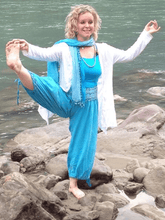 Load image into Gallery viewer, Gentle Hatha Yoga Class with Barley Green (Sunday 10th)