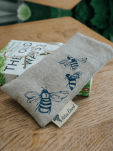 Load image into Gallery viewer, Glasses Case in Pure Linen - Honey Bee Collection