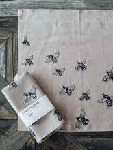 Load image into Gallery viewer, Napkins in Pure Linen - Honey Bee Collection