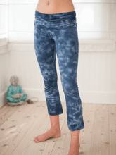 Load image into Gallery viewer, Half Moon Organic Yoga Leggings - Blue
